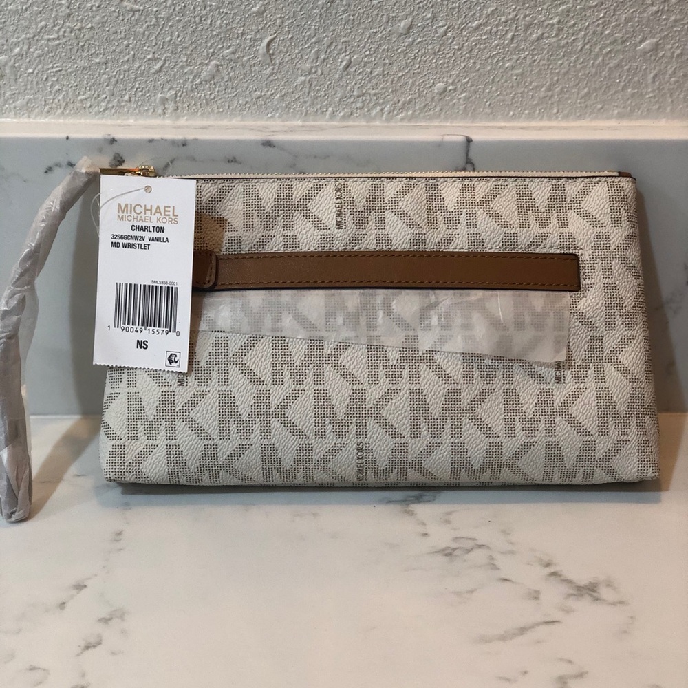 Michael Kors Charlton Vanilla Medium Wristlet NWT